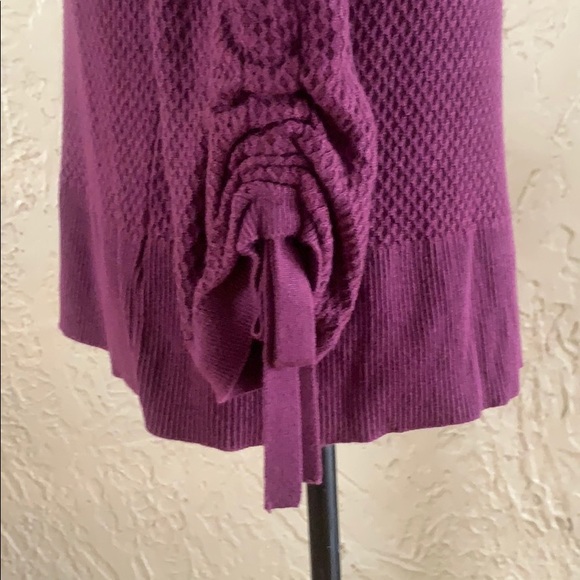 Sweater - Picture 4 of 6